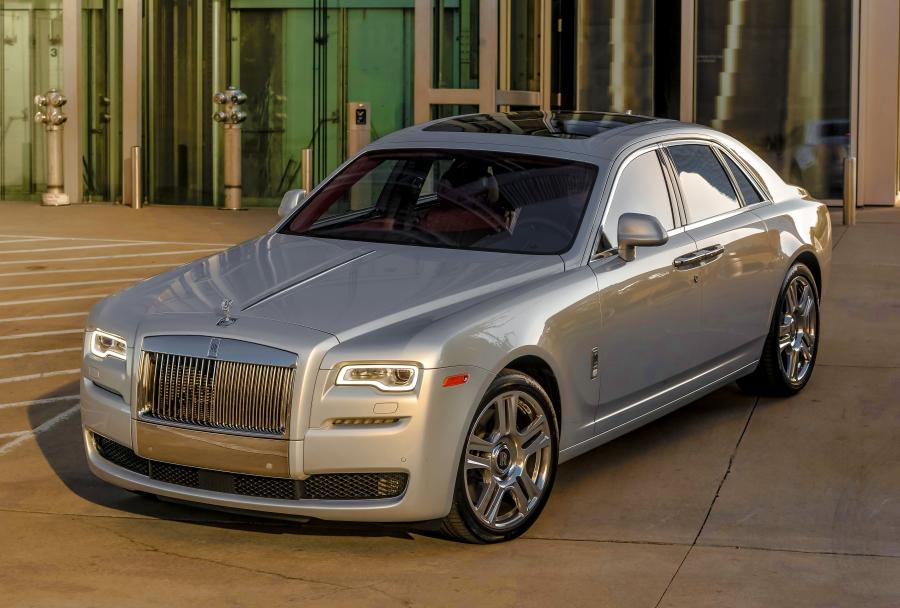  Rolls-Royce Ghost 2015 года  (US) (фото 9 из 29)